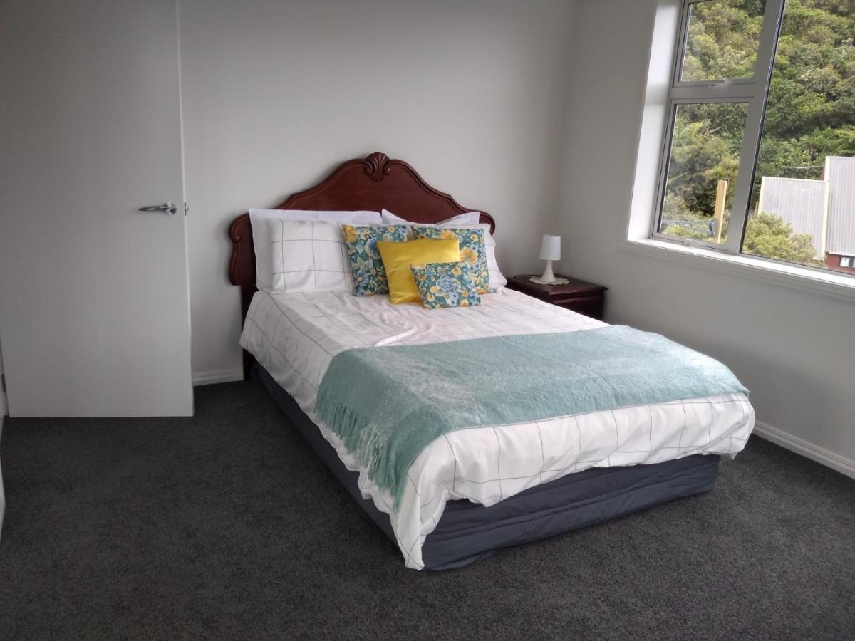 Quiet Location With View And Public Transport Apartment Wellington Exterior photo